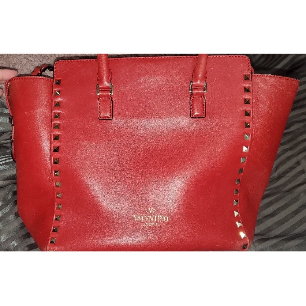 VALENTINO GARAVANI ROCKSTUD LEATHER TOTE